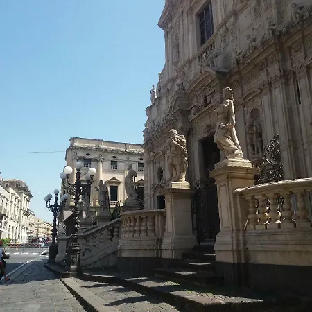 La Corte Di Aci Acireale