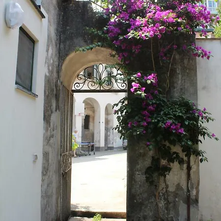 La Corte Di Aci Acireale