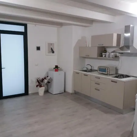 La Corte Di Aci *