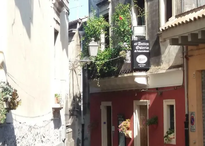 La Corte Di Aci *