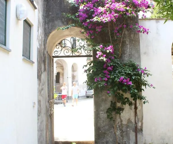 La Corte Di Aci * Acireale