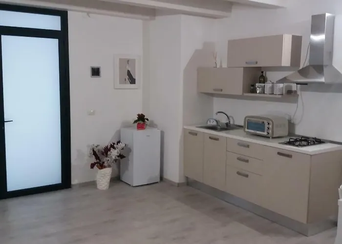 La Corte Di Aci *