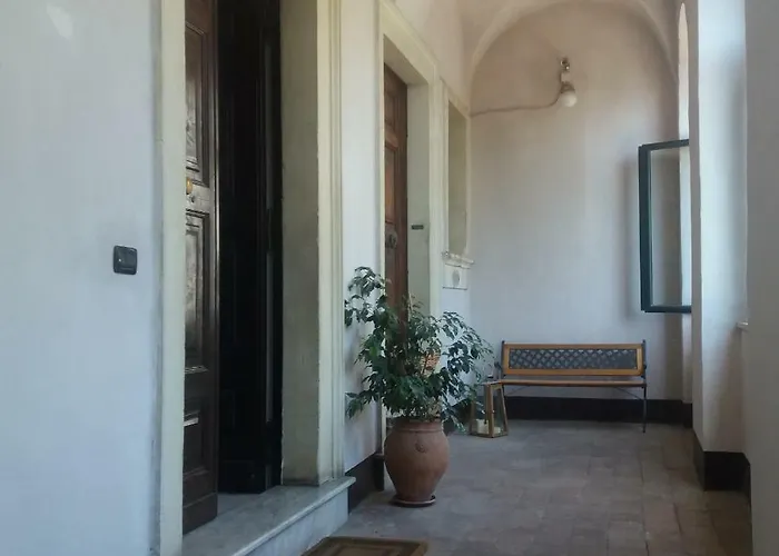 La Corte Di Aci *